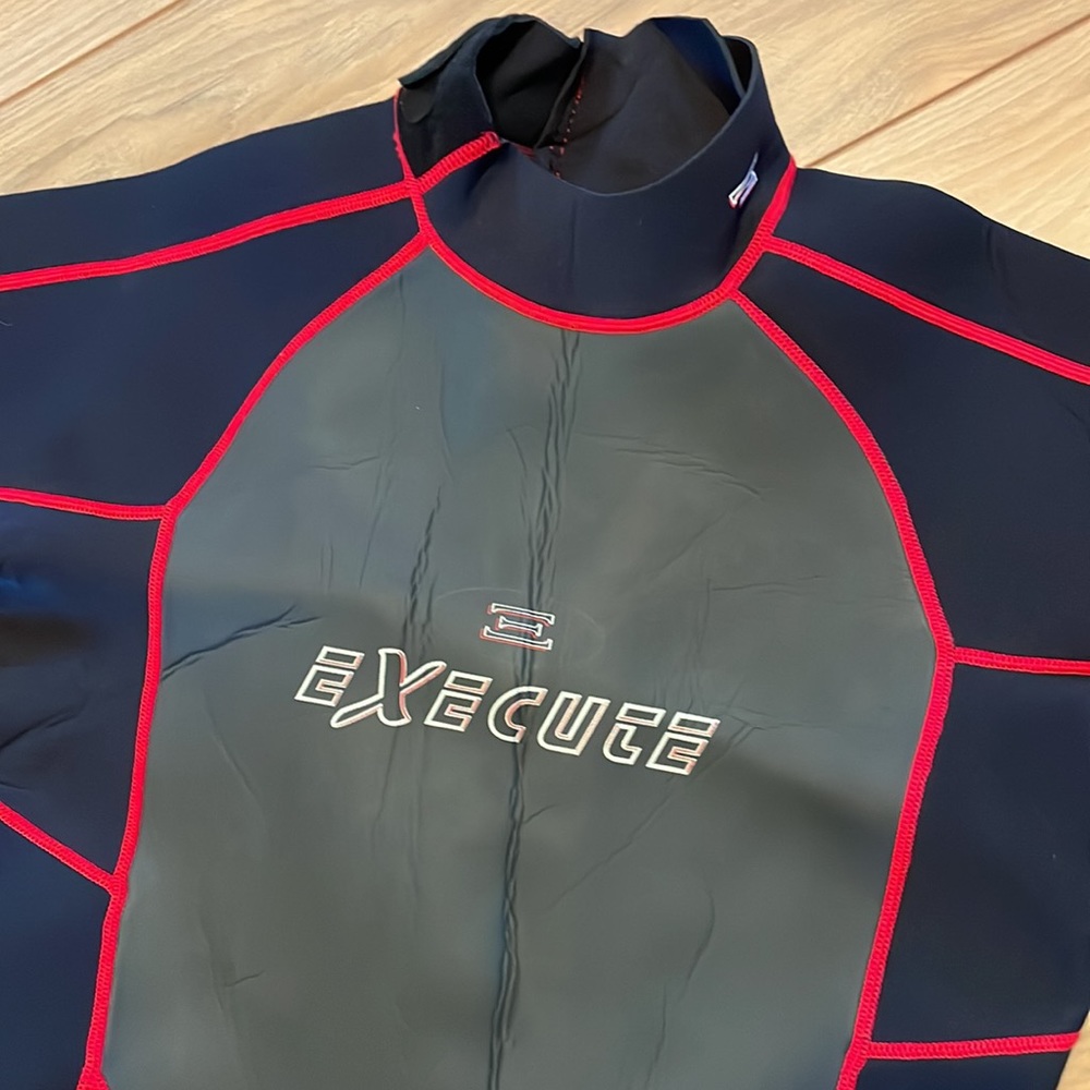 Execute Wetsuit! - Picture 3 of 5